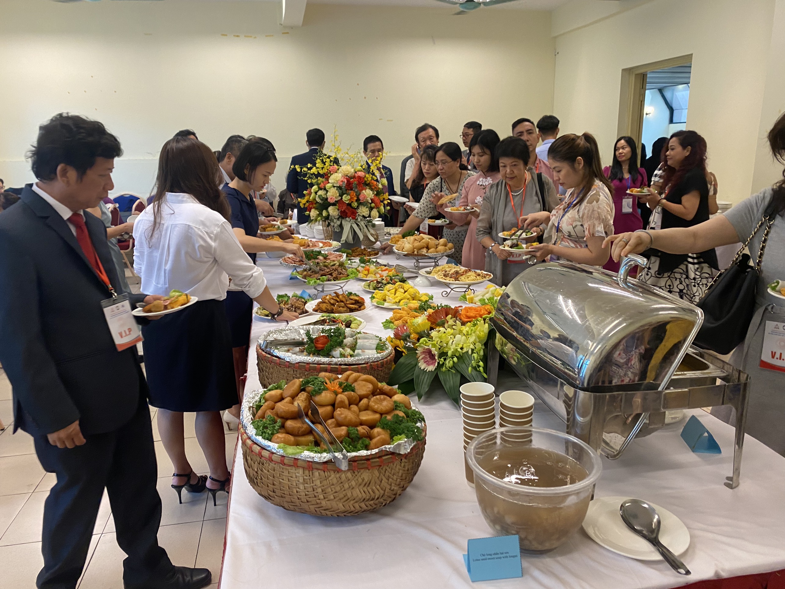 Buffet tại Đại Học Sư Phạm Hà Nội 180 khách