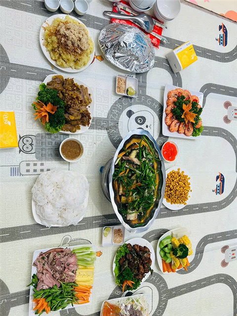 Ảnh đặt cỗ giỗ ở cầu giấy