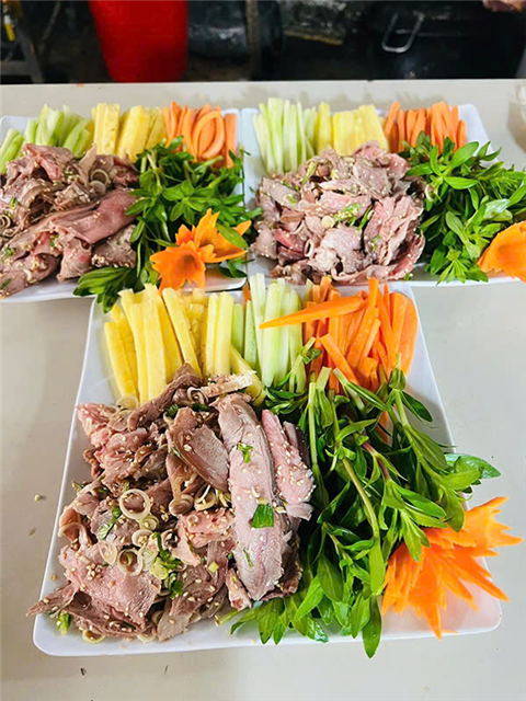 Ảnh đặt cỗ cưới ở cầu giấy