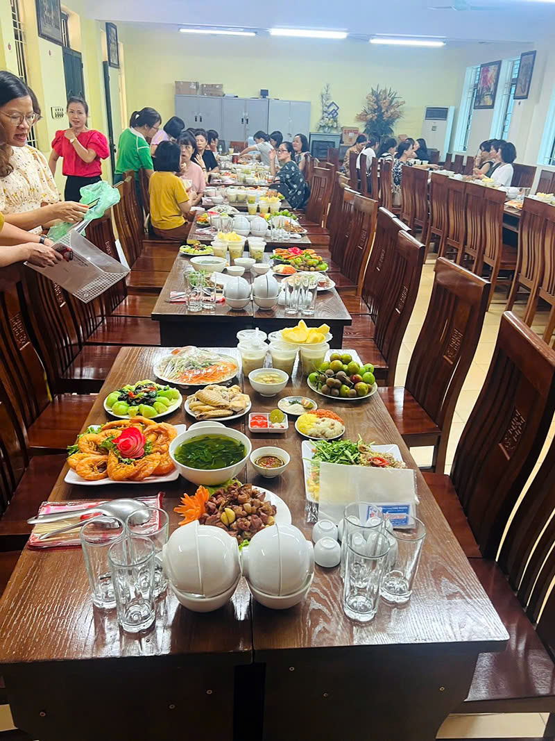 Đặt cỗ chung cư ở Dịch Vọng