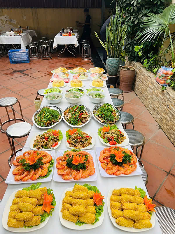 Đặt cỗ 20 tháng 10 ở Mai Dịch