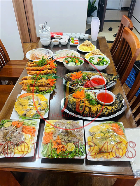 Ảnh Đặt cỗ gà đông tảo ở Mai Dịch