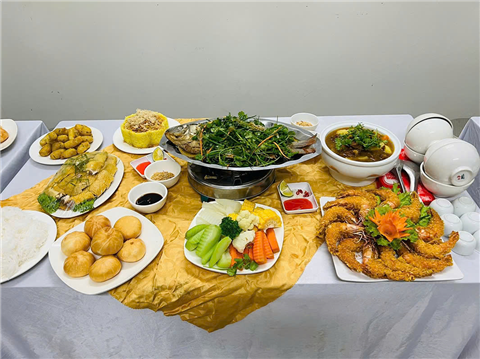 Ảnh Đặt cỗ 20 tháng 10 ở Dịch Vọng