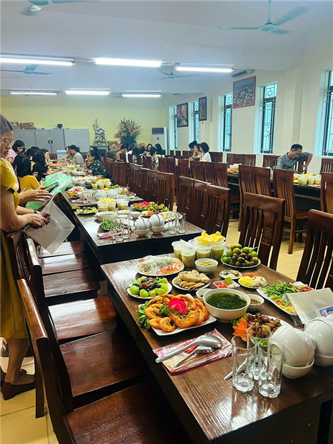 Ảnh đặt cỗ công ty ở cầu giấy