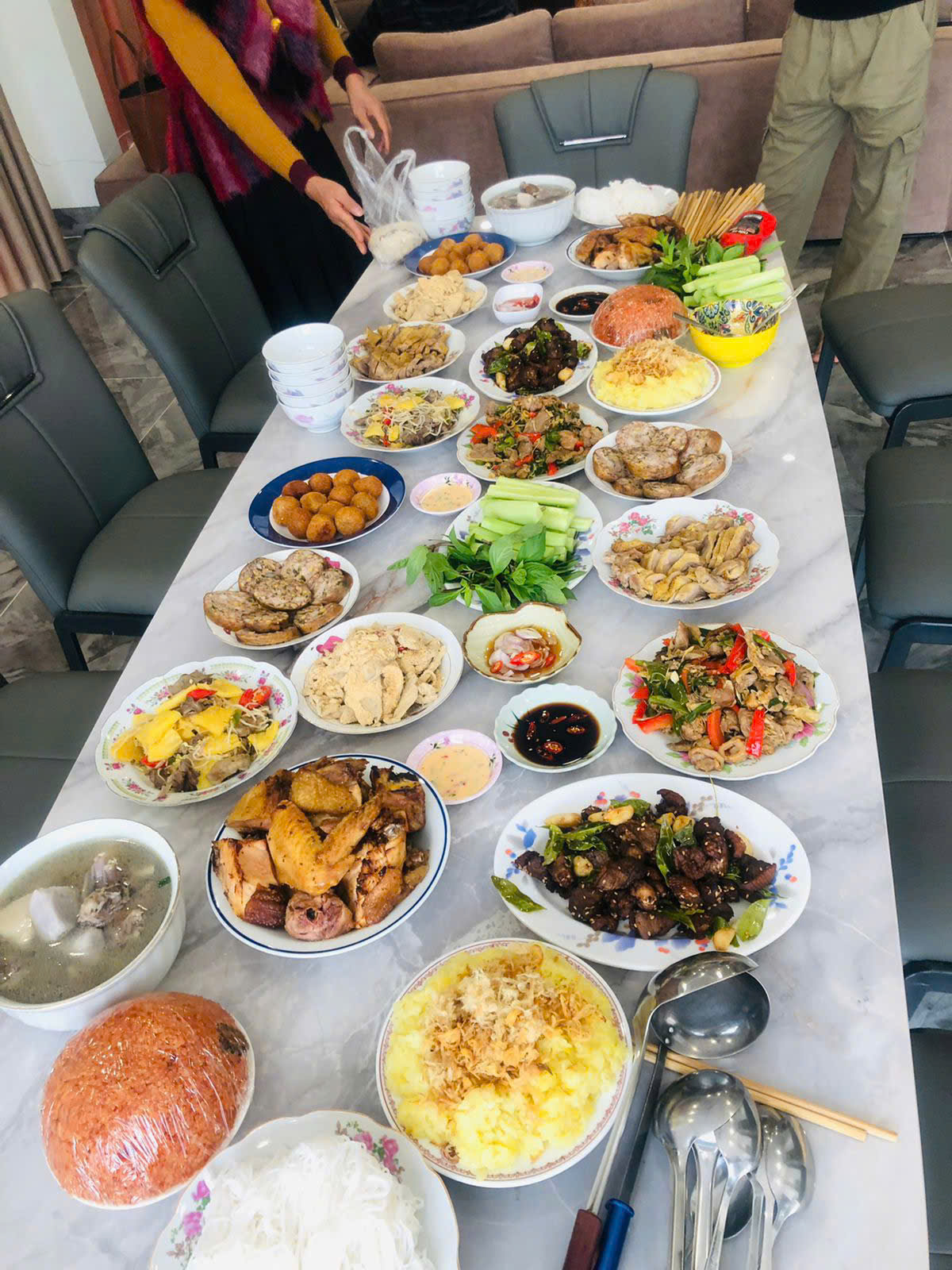 Đặt cỗ công ty ở Quan Hoa