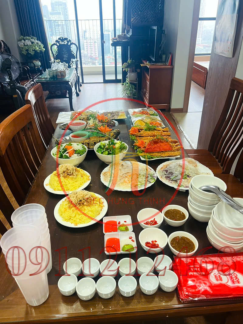 Đặt cỗ lợn mán ở Trung Hòa