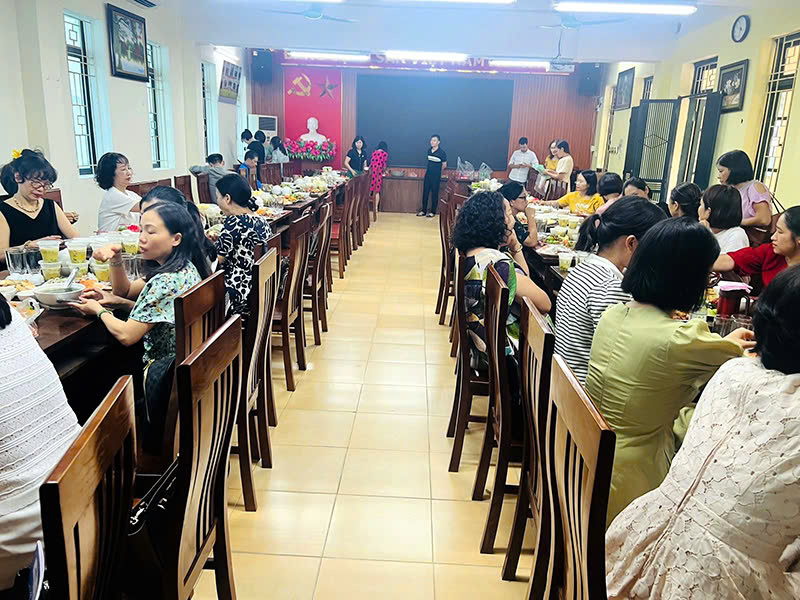 Đặt tiệc buffet Trung Hòa