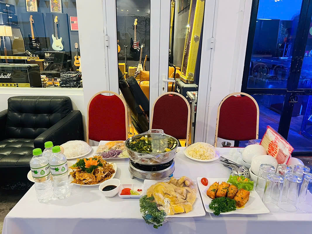 Đặt cỗ tất niên ở Trung Hòa
